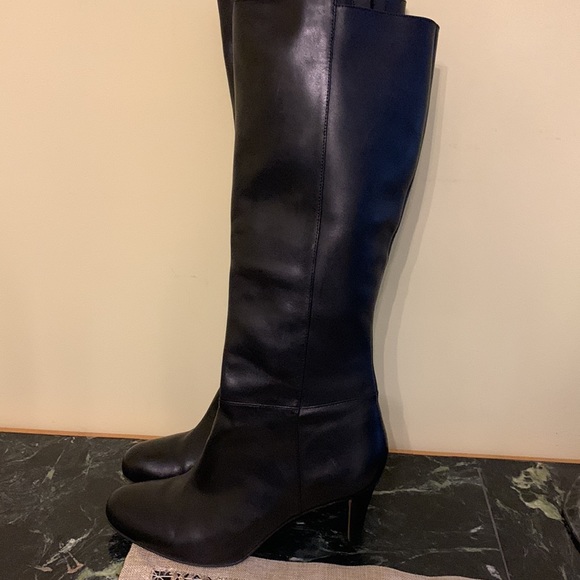 Clark's boots - Picture 2 of 7